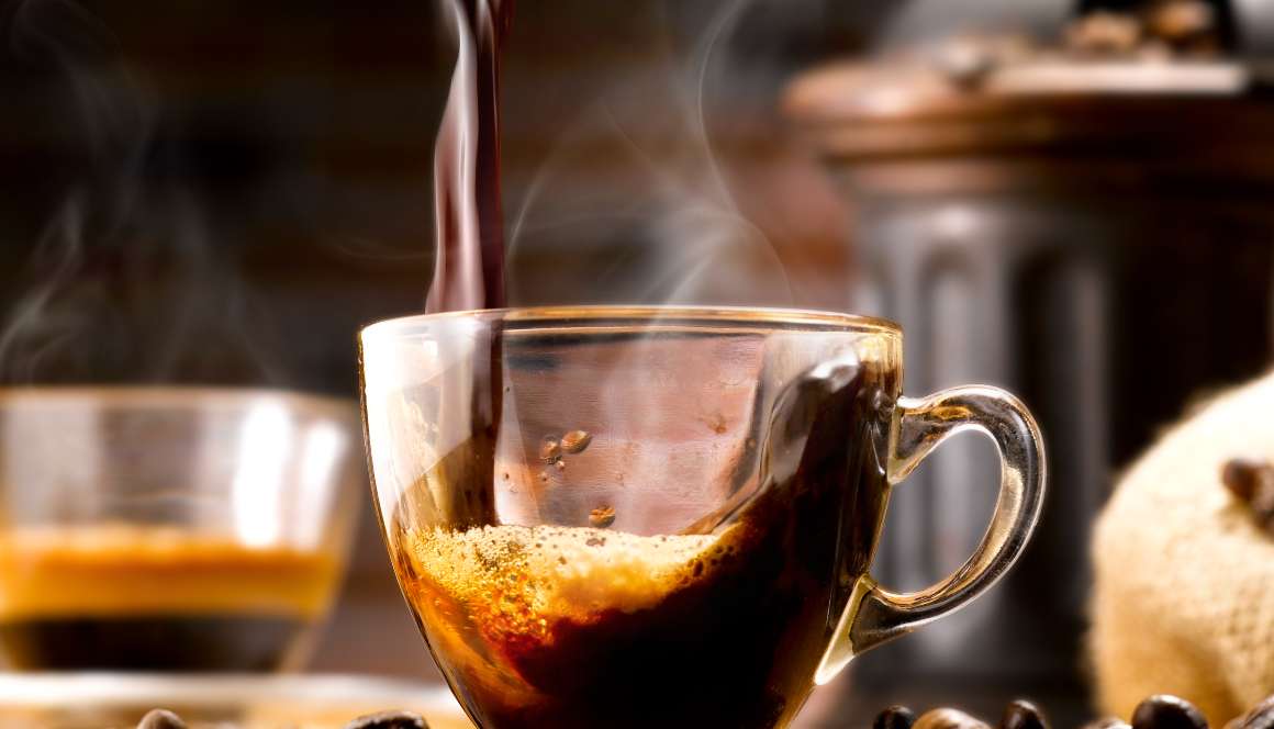 Fedezze fel a koffein magnéziumszintre gyakorolt hatását, és azt, hogyan befolyásolja az egészségét. Tudjon meg többet a kávéról, a magnéziumhiányról és a megelőzésről.